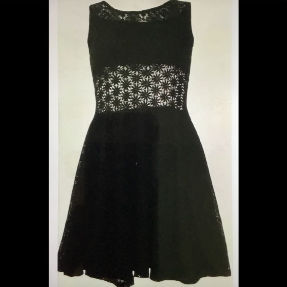 WHITE MARK COUTURE Black Floral Lace Skater Dress